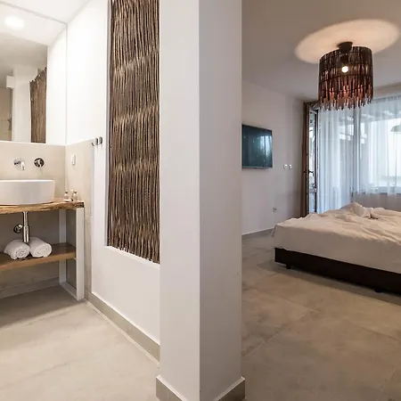 Апартаменты The Poolhouse