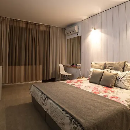 The Poolhouse Lejlighed *