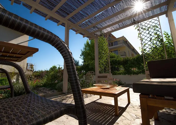 The Poolhouse Апартаменты Солнечный берег